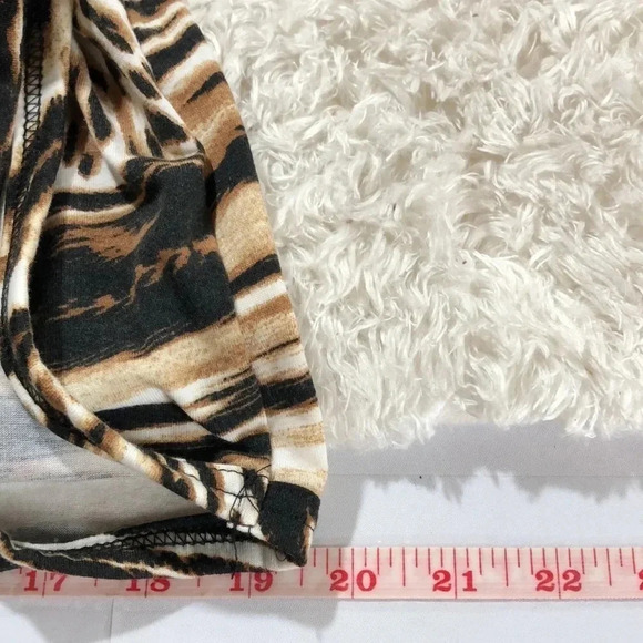 BEACH BREAK Animal Print Romper - Picture 7 of 8